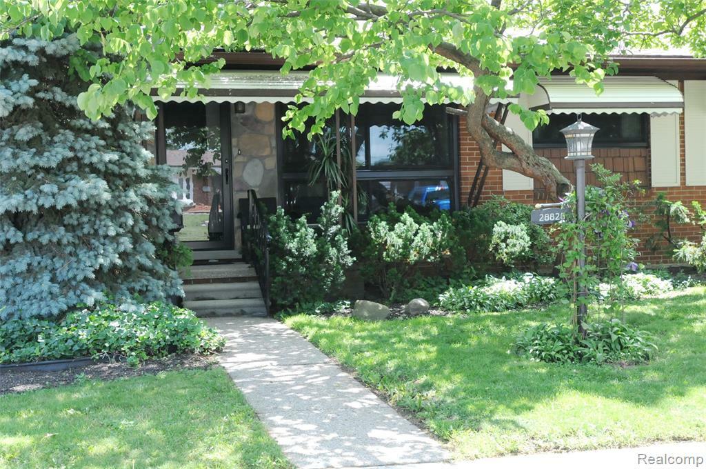 28820 Grant Street  Saint Clair Shores MI 48081 3207 photo