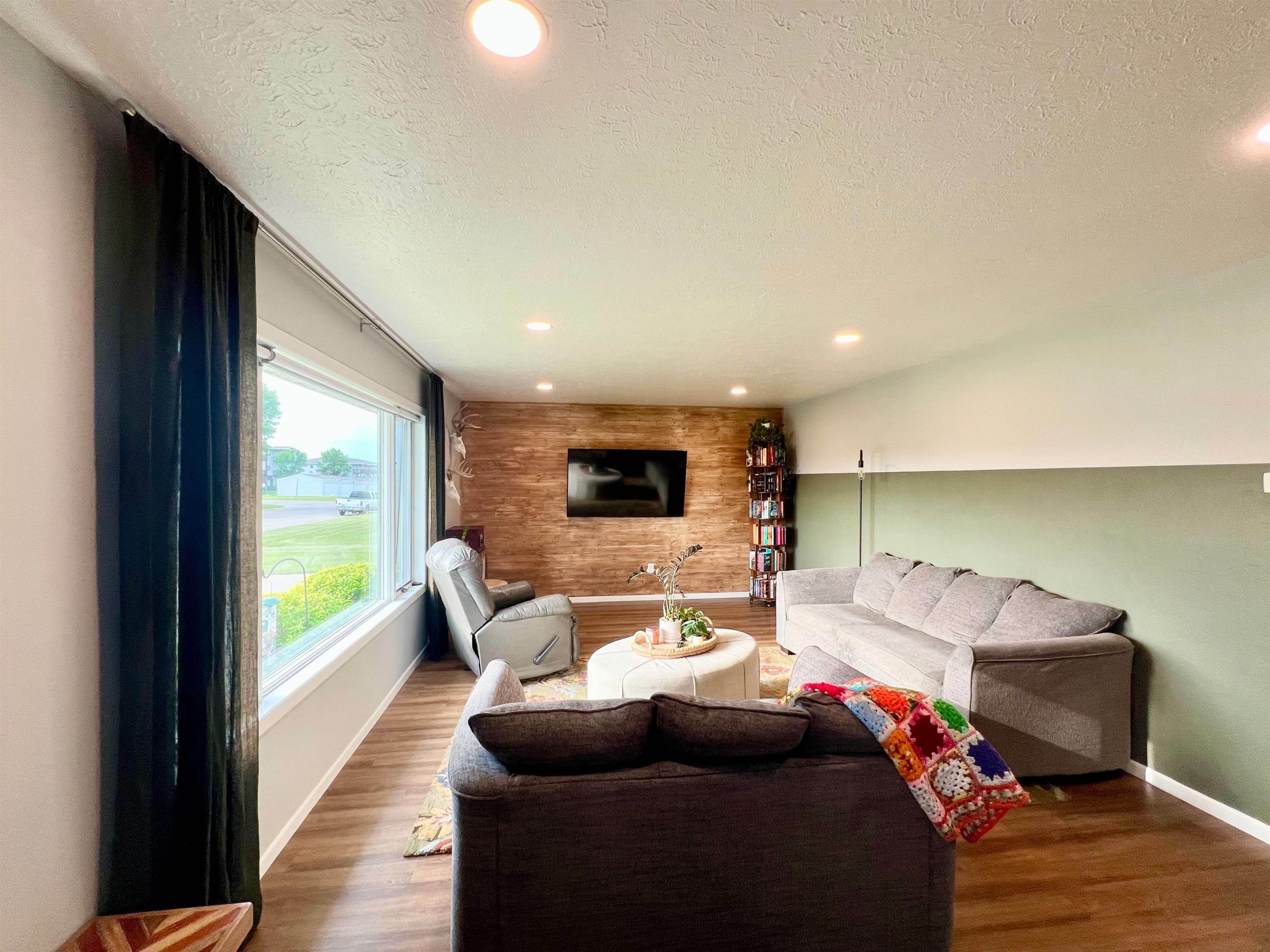 Property Photo: 3221 13th St SW ND 58701