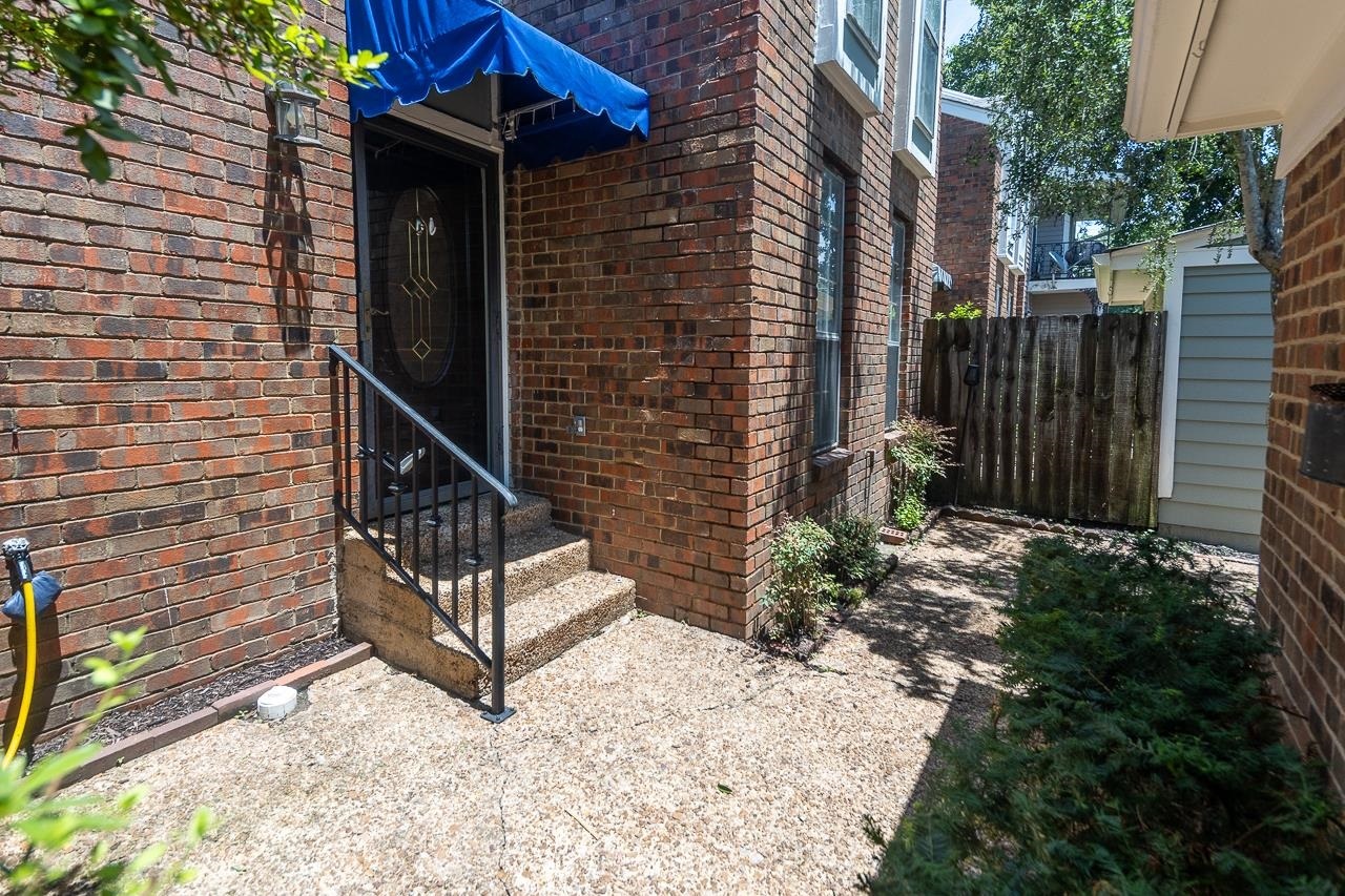 Property Photo: 6942 Amberly Rd 6942 TN 38119