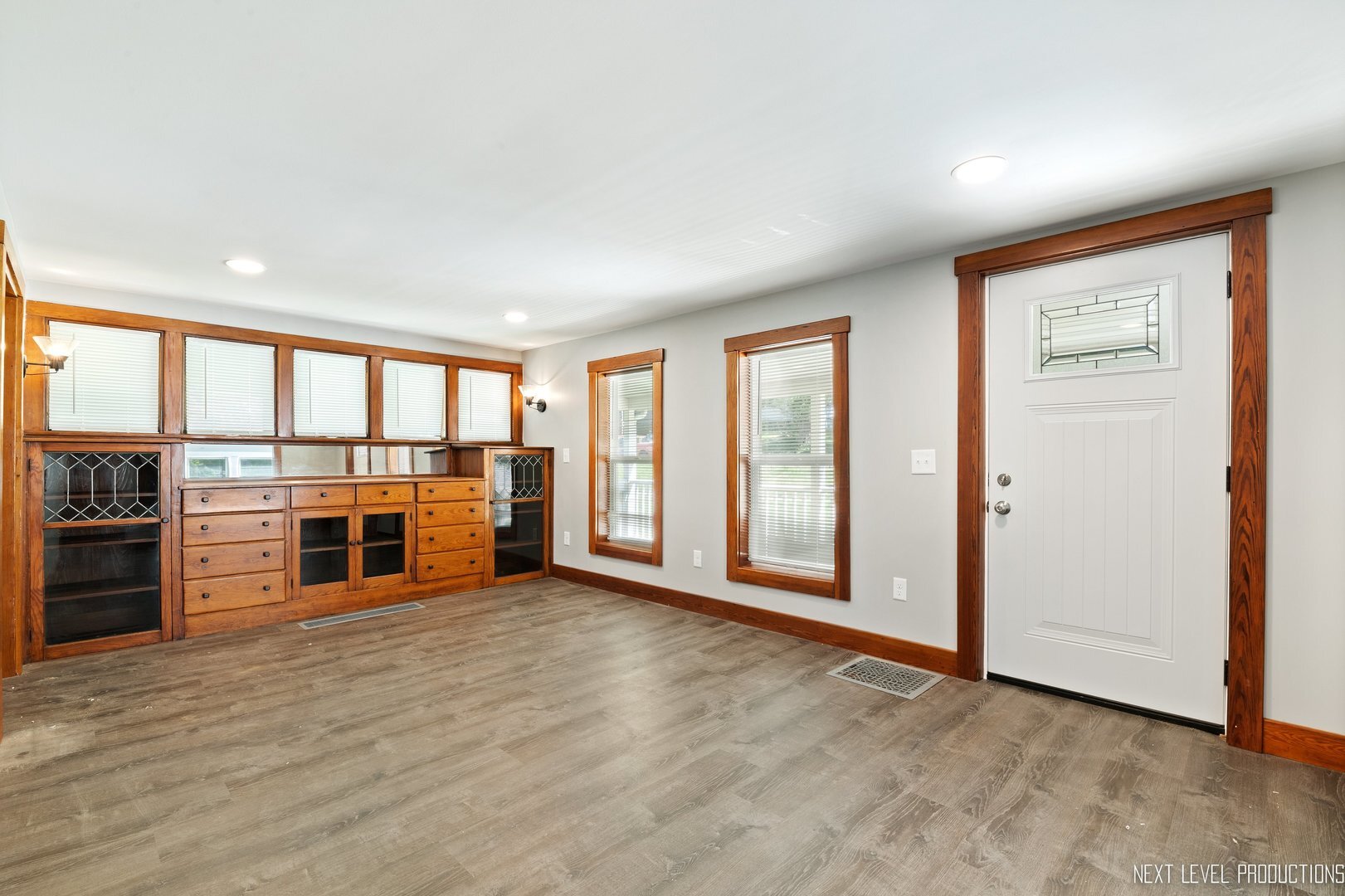 Property Photo: 207 W Van Emmon Street IL 60560