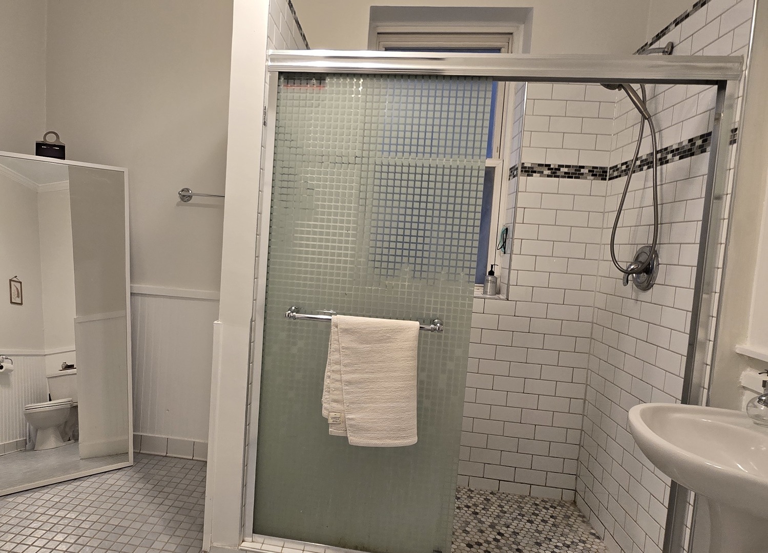 Property Photo: 1258 N Kedzie Avenue 2 IL 60651