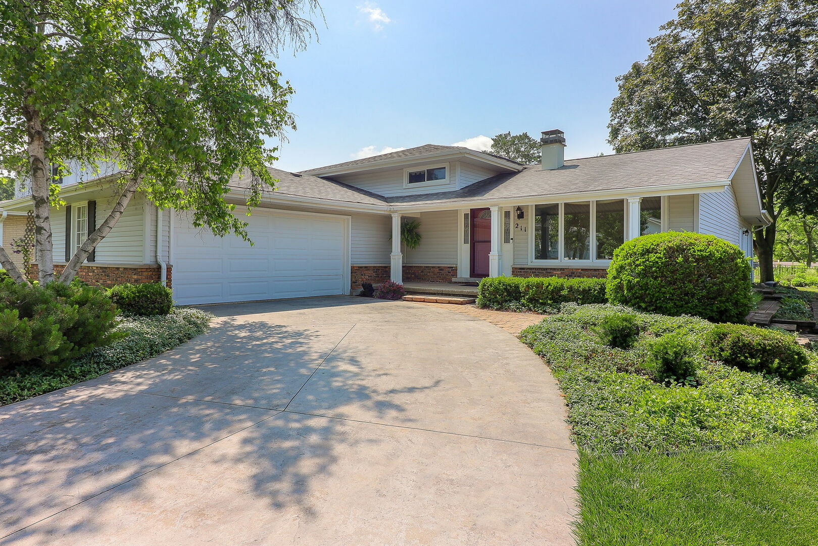 Property Photo:  211 James Drive  IL 60559 