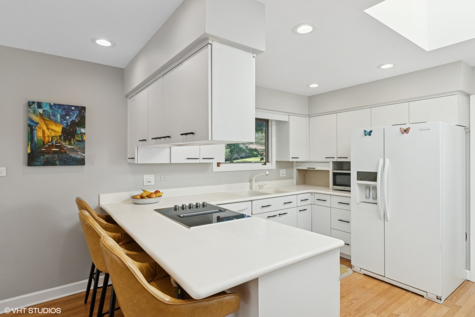 Property Photo: 332 S Elmwood Lane IL 60067