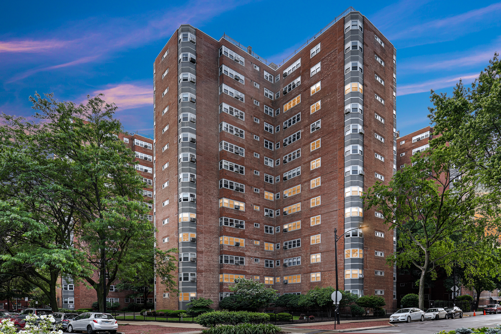 Property Photo:  4970 N Marine Drive 822  IL 60640 