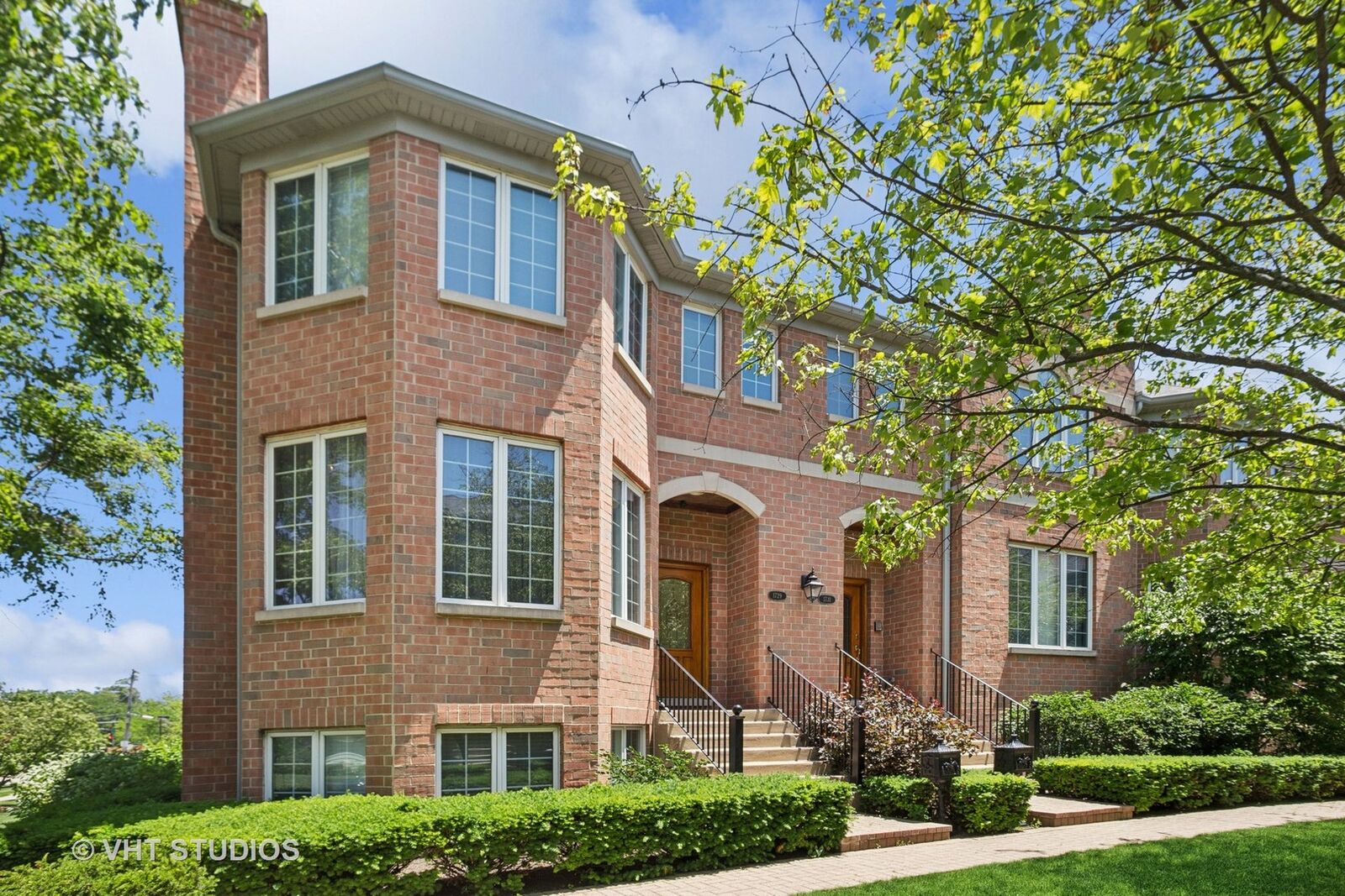 Property Photo: 1729 Dewes Street IL 60025