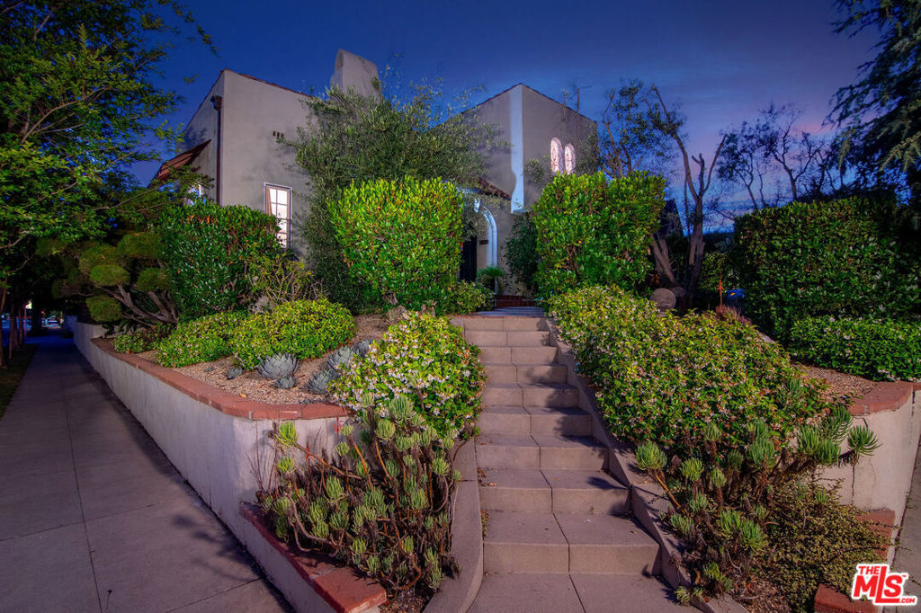 Property Photo: 503 N Plymouth Boulevard CA 90004