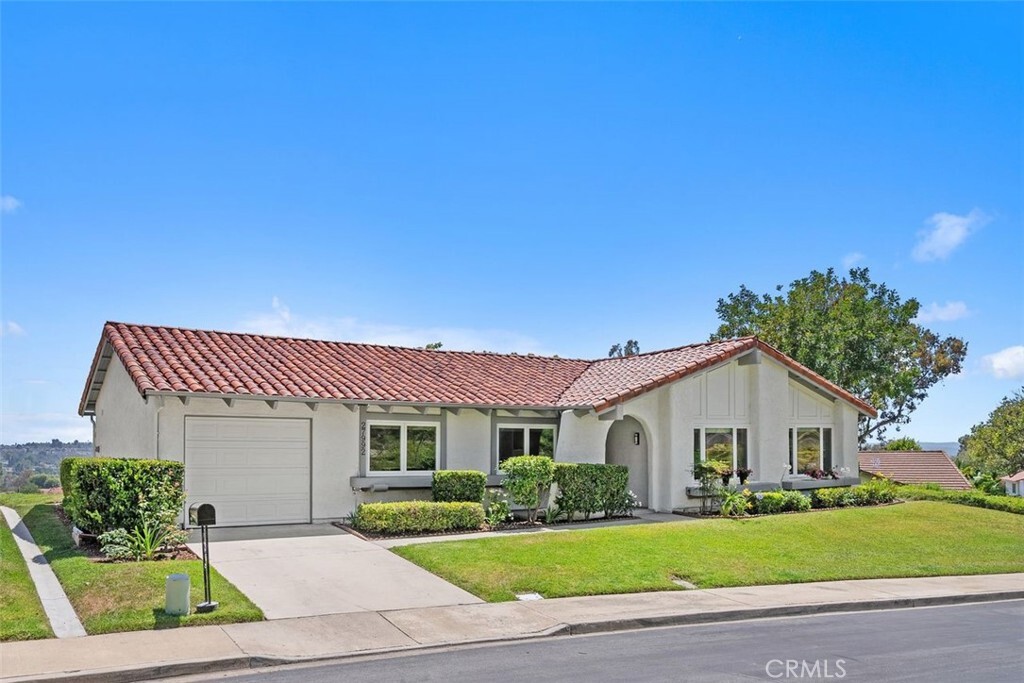27992 Via Chocano  Mission Viejo CA 92692 photo