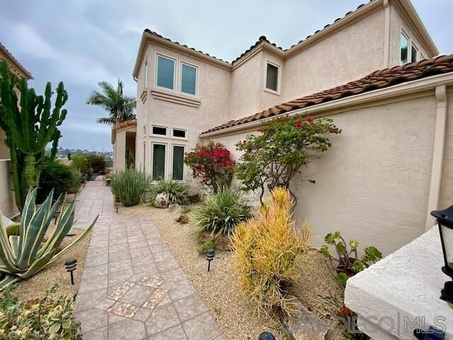 Property Photo:  2865 Torry Ct  CA 92009 
