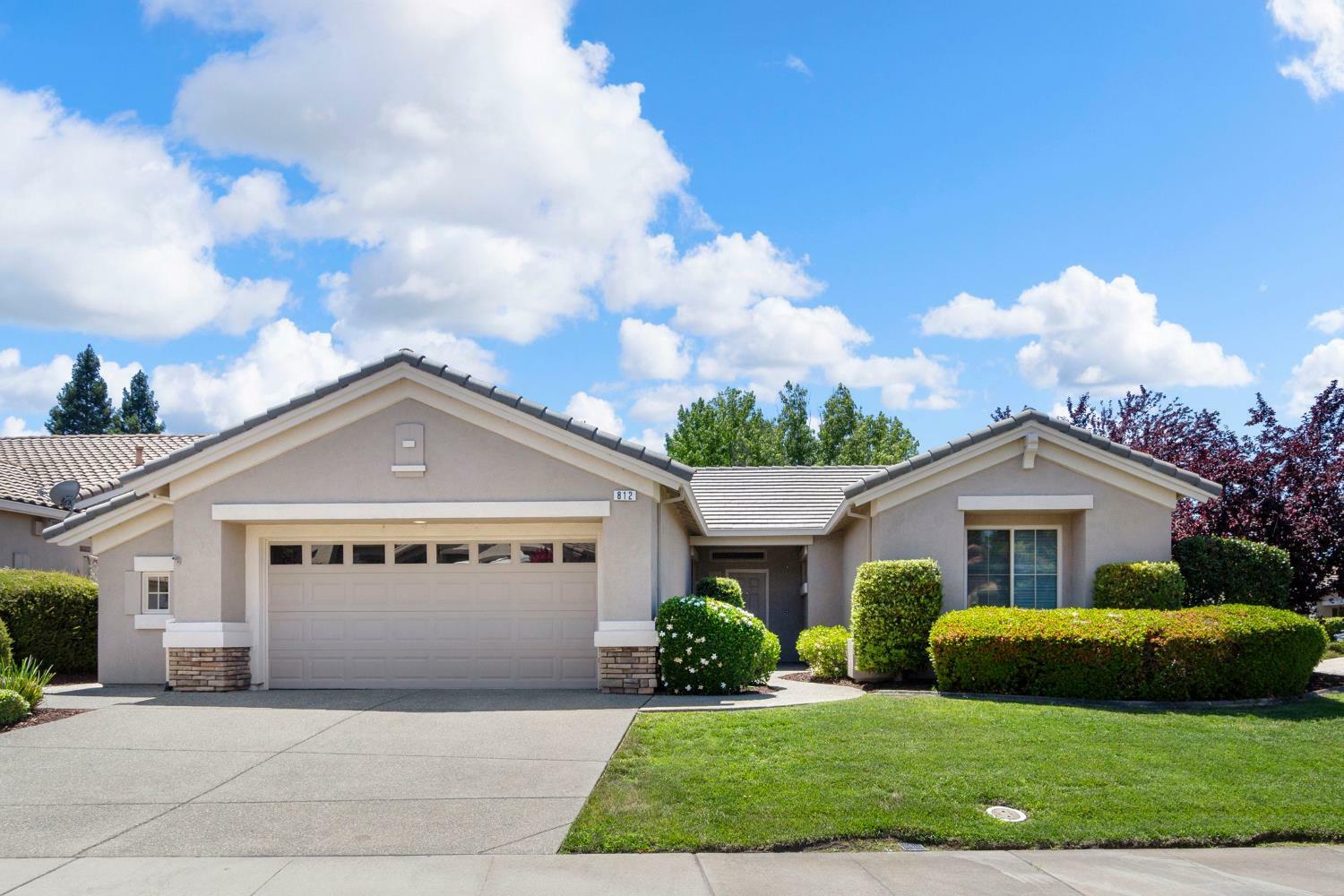 Property Photo: 812 Glacier Point Court CA 95648