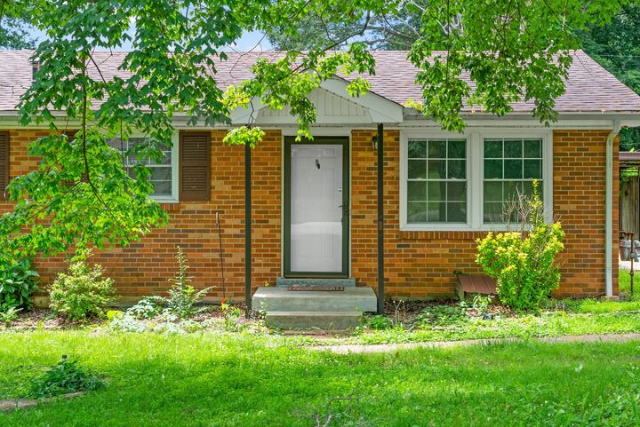 Property Photo: 1446 McCan Dr TN 37043