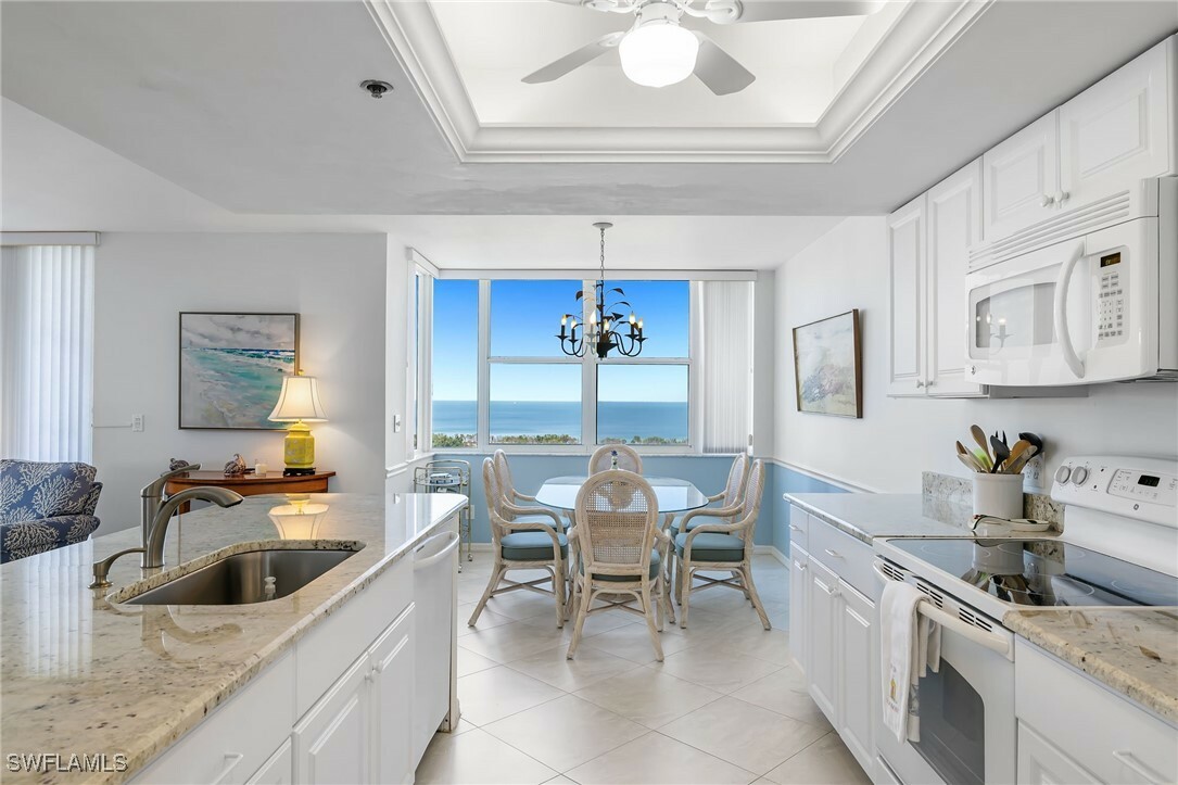 Property Photo: 5550 Heron Point Drive 1404 FL 34108