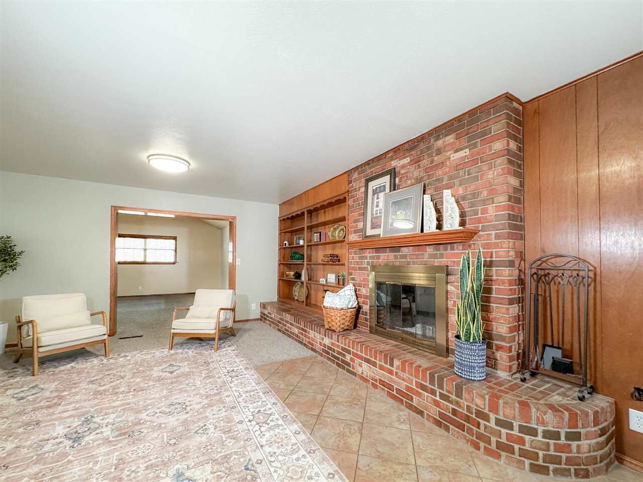 Property Photo:  1705 Hathaway  OK 74604 