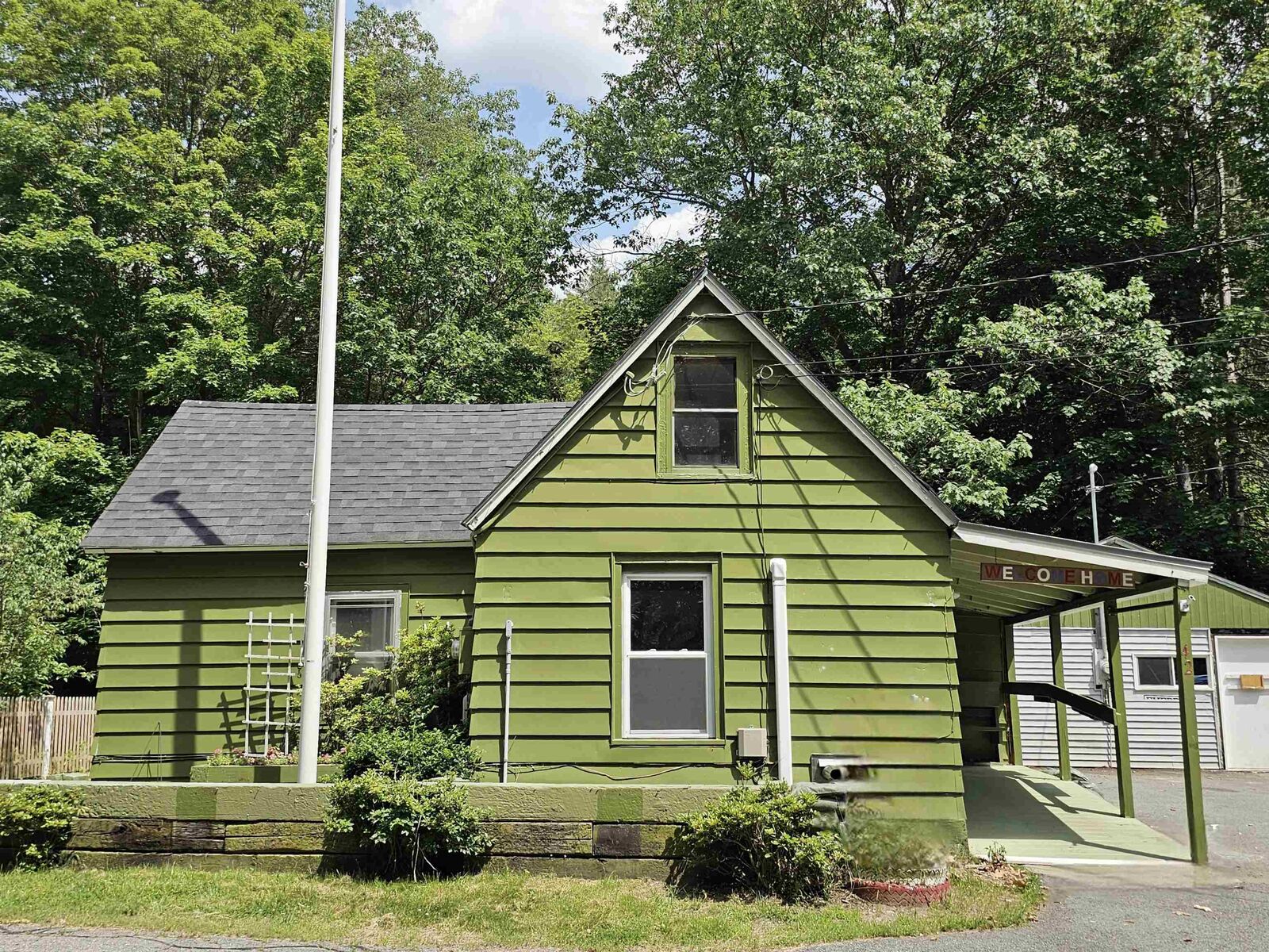 Property Photo: 42 Upper Knight Street NH 03431