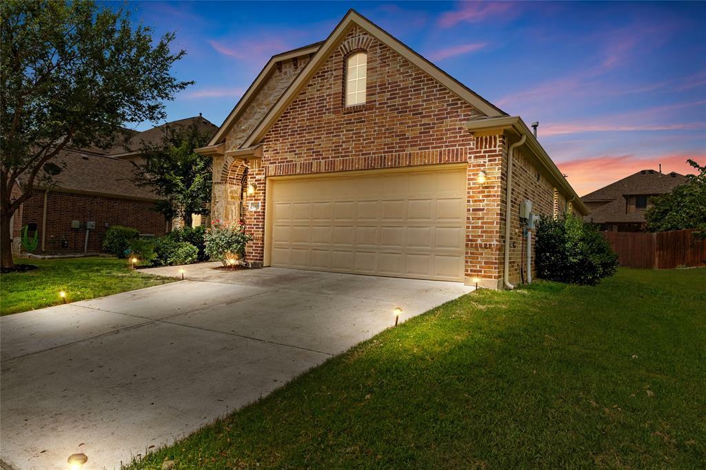 Property Photo: 3408 Glen Crest Lane TX 76208