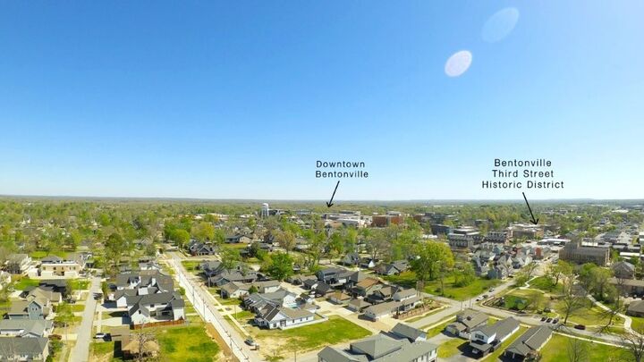 Property Photo:  508 SW E Street  AR 72712