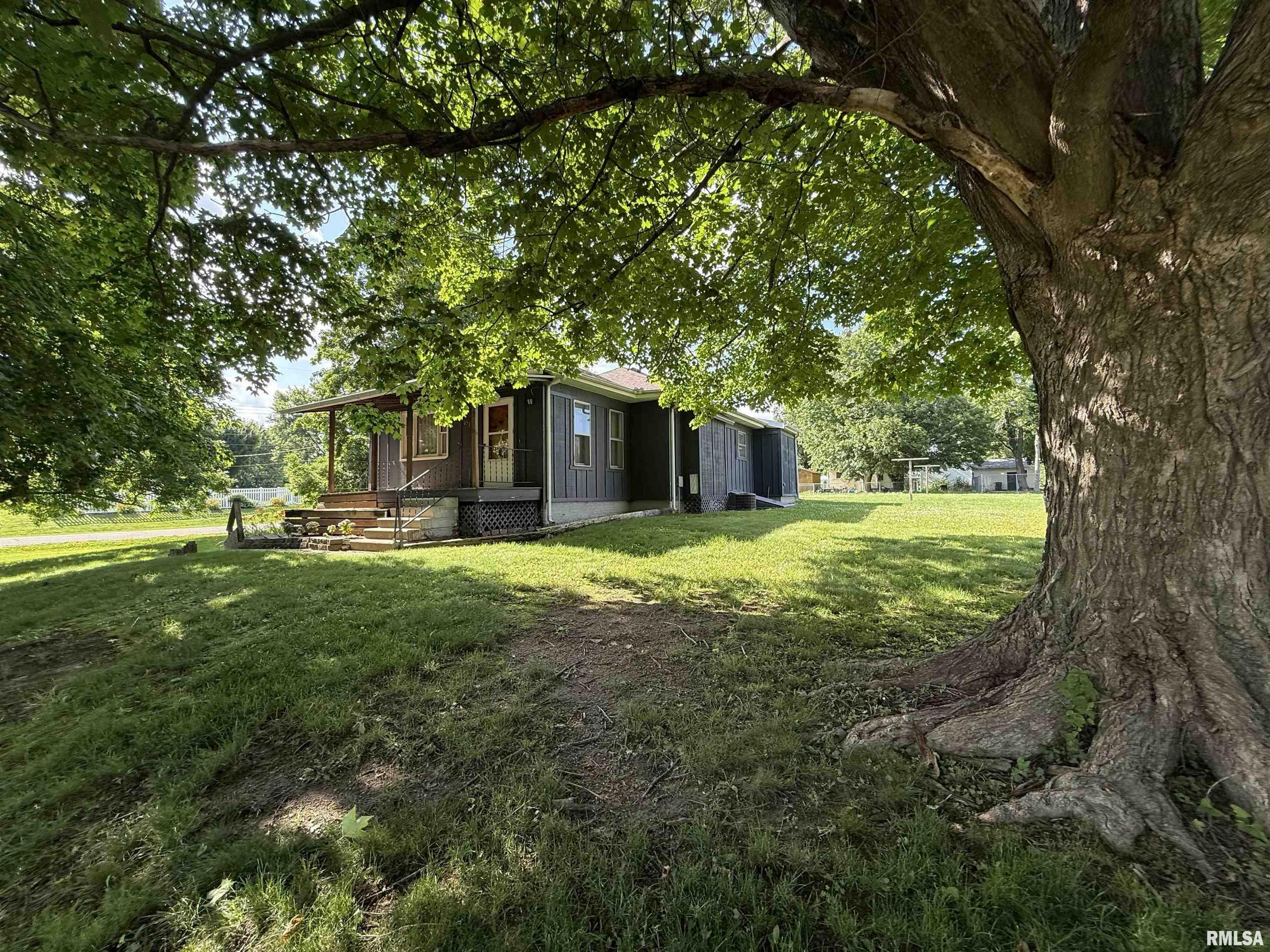 Property Photo: 473 W Olive Street IL 61520