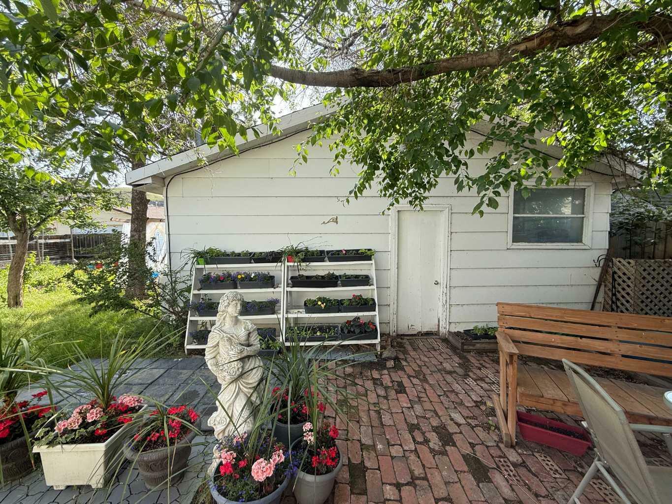 Property Photo: 88 Villa Street AB T0J 0Y1