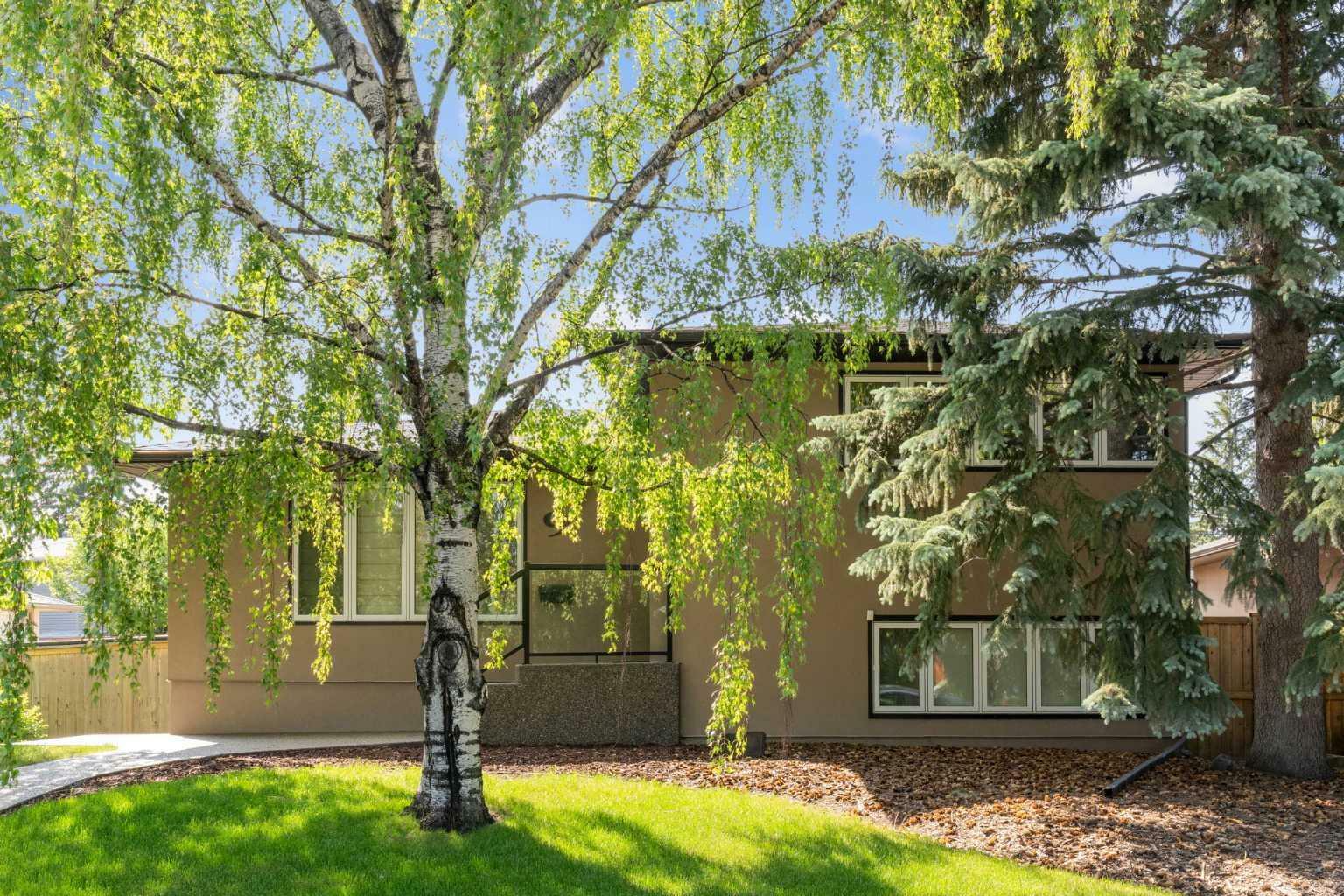 Property Photo: 9 Harley Road SW AB T2V 3K4
