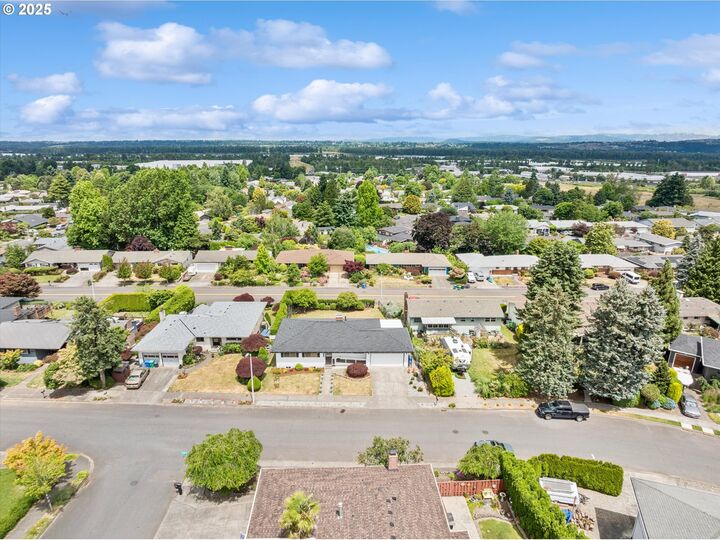 Property Photo:  14205 NE Fremont Ct  OR 97230 