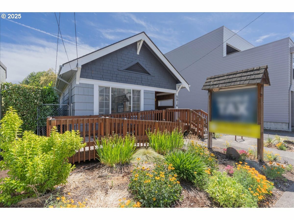 Property Photo:  5816 N Greeley Ave  OR 97217 