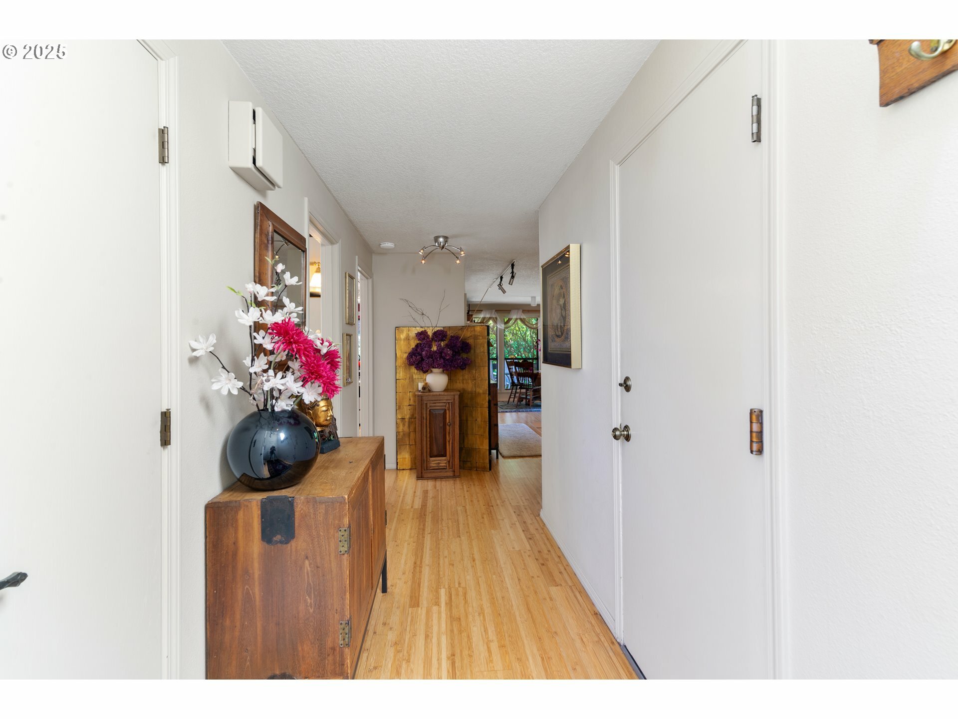 Property Photo: 4825 SE 33rd Ave OR 97202