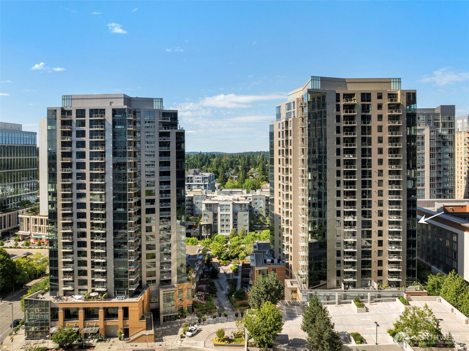 Property Photo: 10610 NE 9th Place 1220 WA 98004