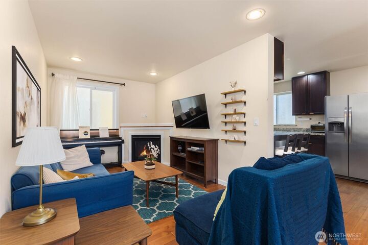 Property Photo:  5798  Roosevelt Way NE  WA 98105 