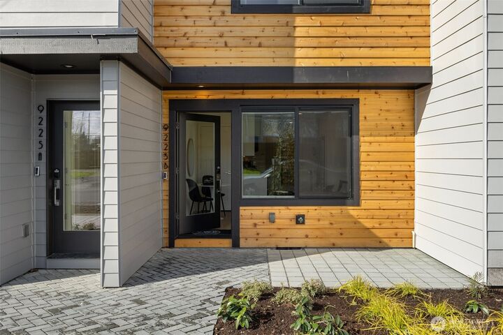 Property Photo:  9219 D  14th Avenue NW  WA 98117 