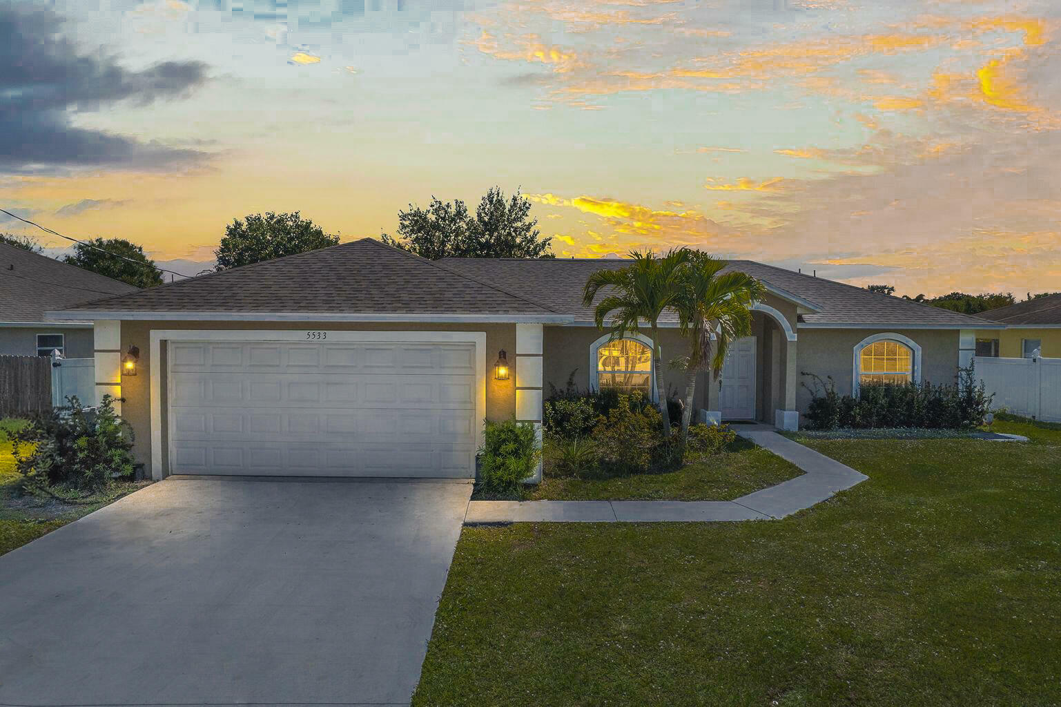 Property Photo: 5533 NW Cordrey Street FL 34986