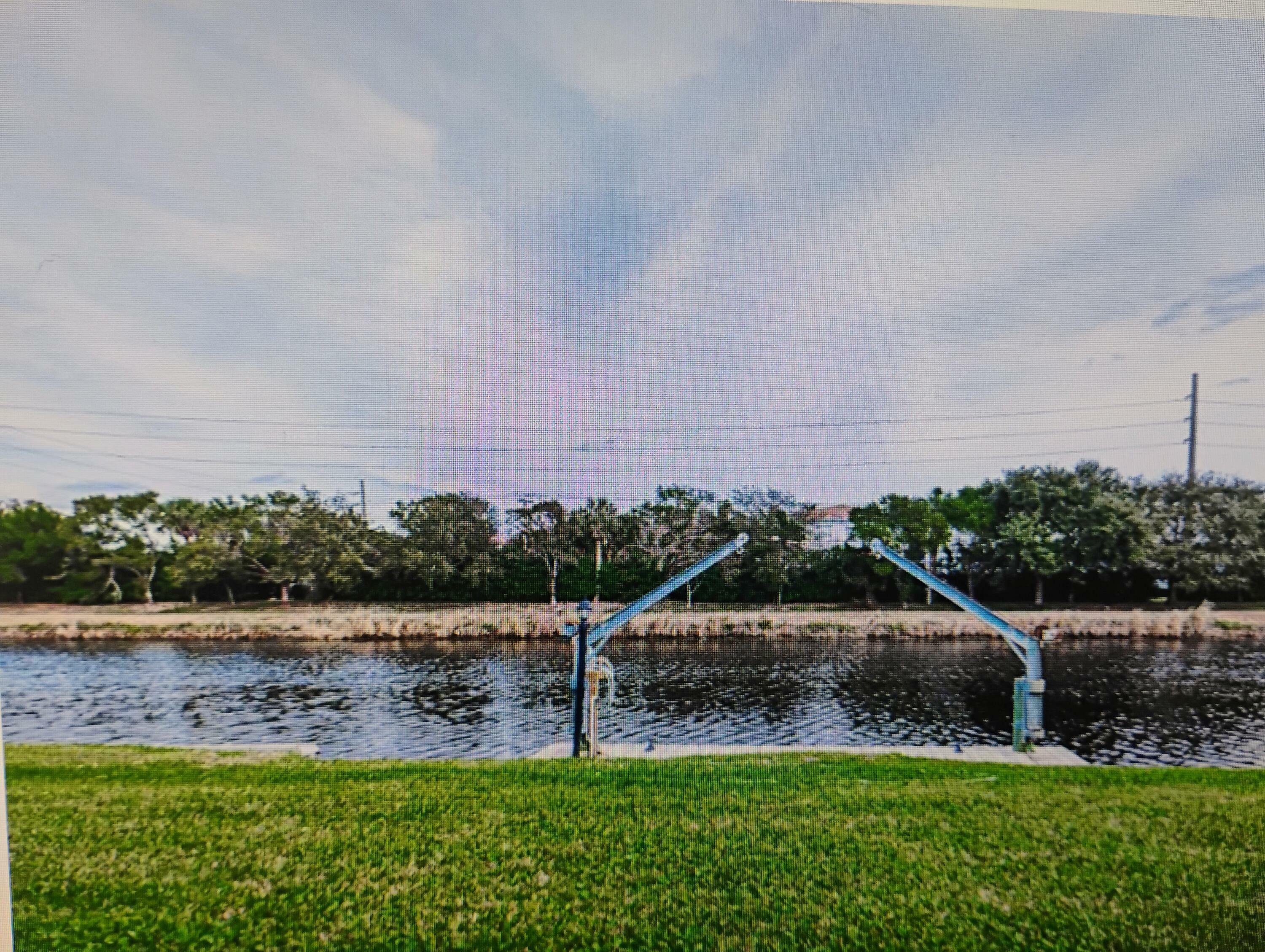 Property Photo: 1010 SW 15th Street E FL 33426