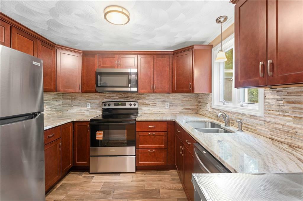 Property Photo: 9 Eagle Run C RI 02818