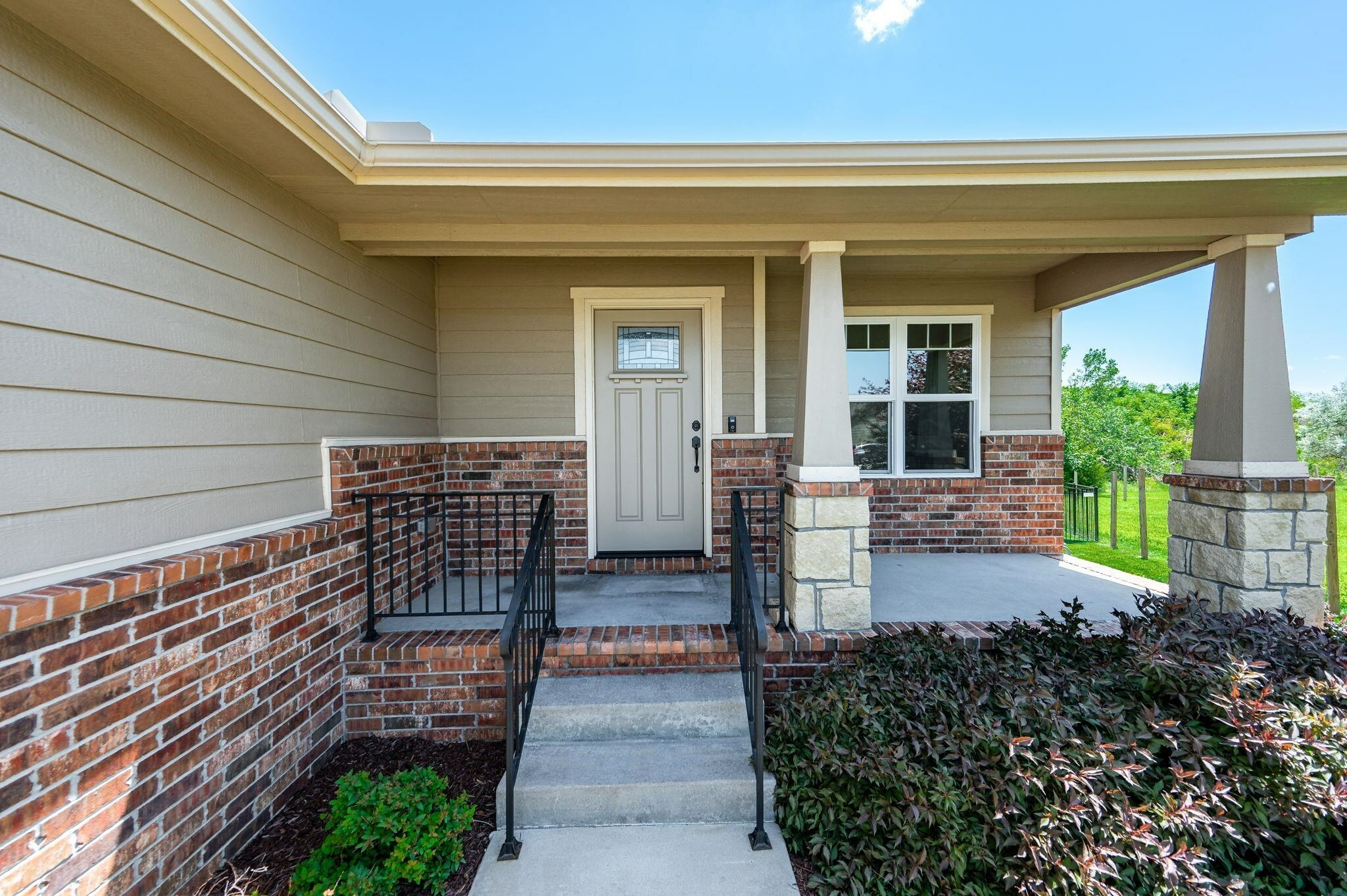 Property Photo: 8848 N Saddlebrook Ct KS 67147-7311