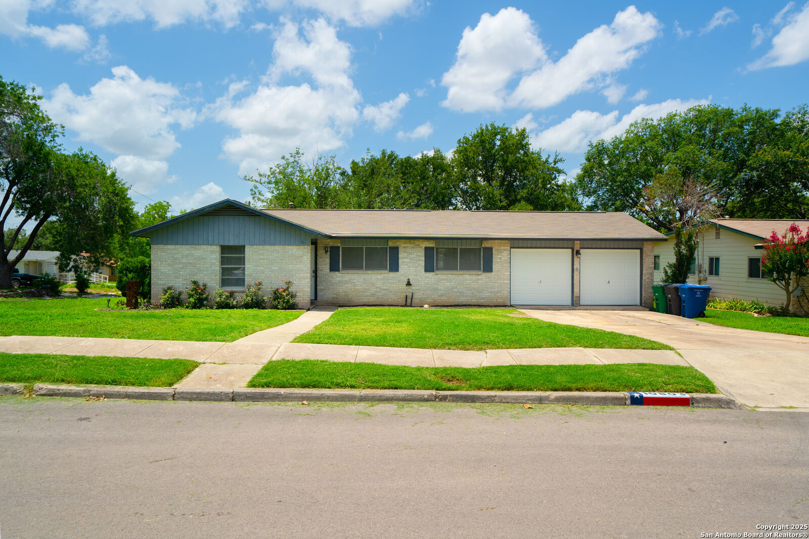Property Photo: 10803 Edgecrest TX 78217