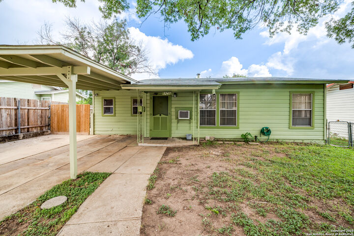 Property Photo: 3247 Lasses TX 78223