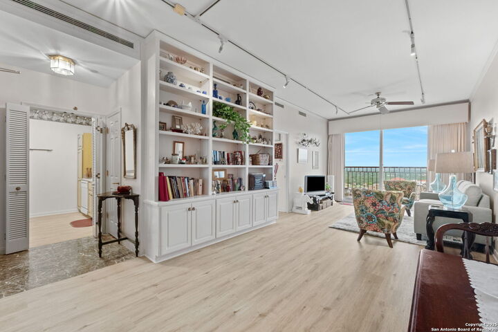 Property Photo: 1 Towers Park Ln 2207 TX 78209