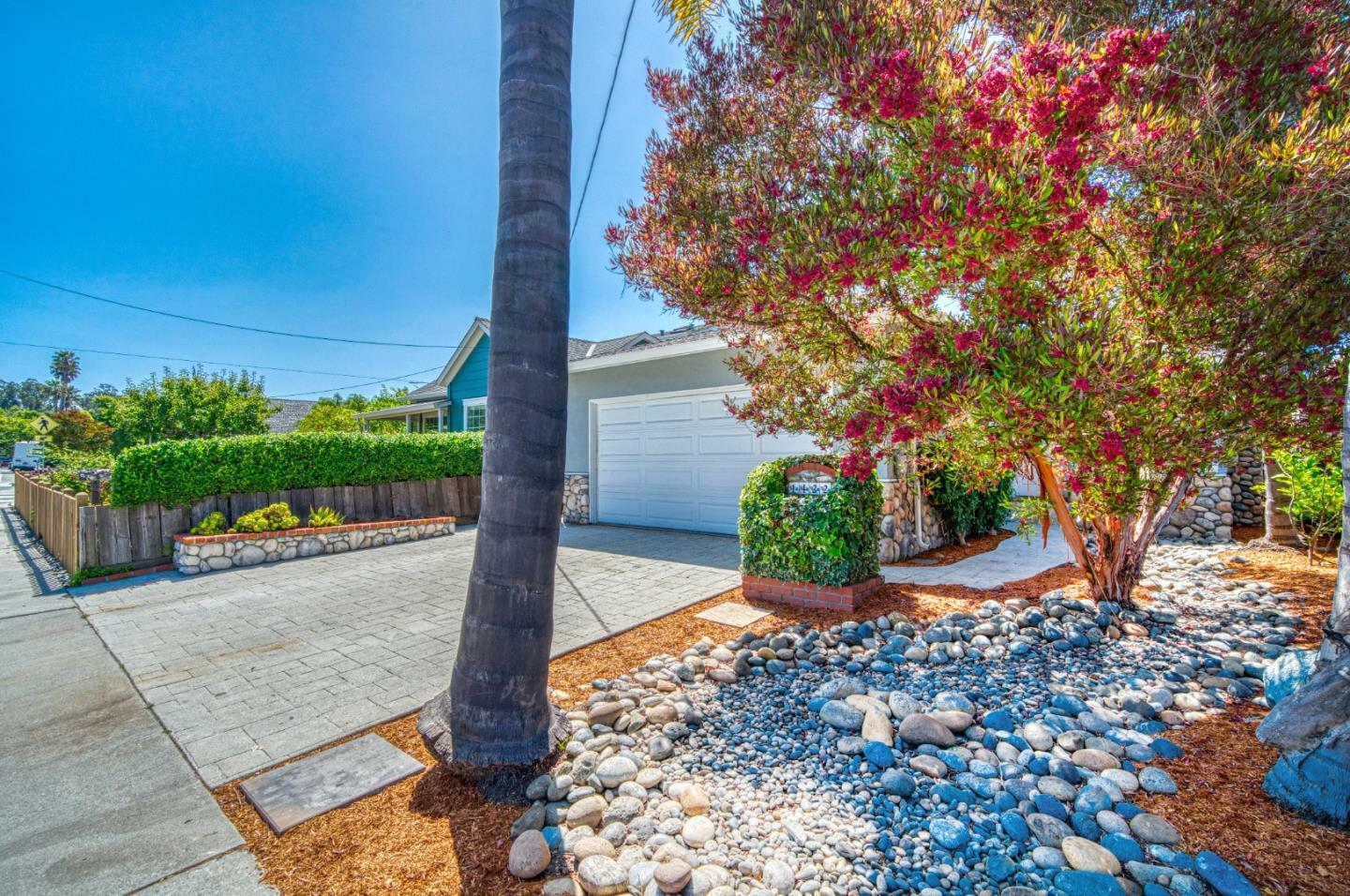 Property Photo: 1422 Broadway CA 95062