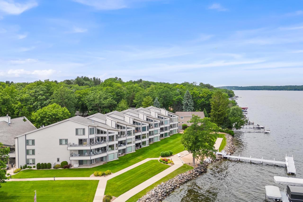 Property Photo: W1400 Spring Grove Road 102 WI 54971
