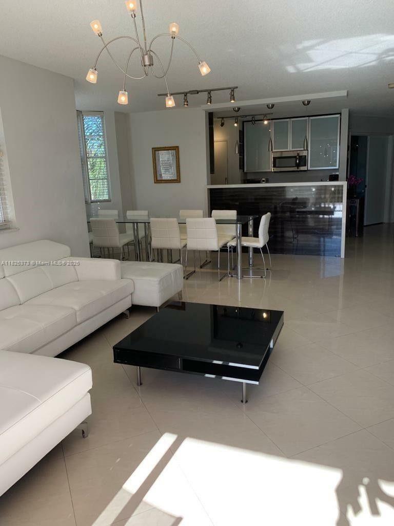 Property Photo: 19999 E Country Club Dr 1407 FL 33180