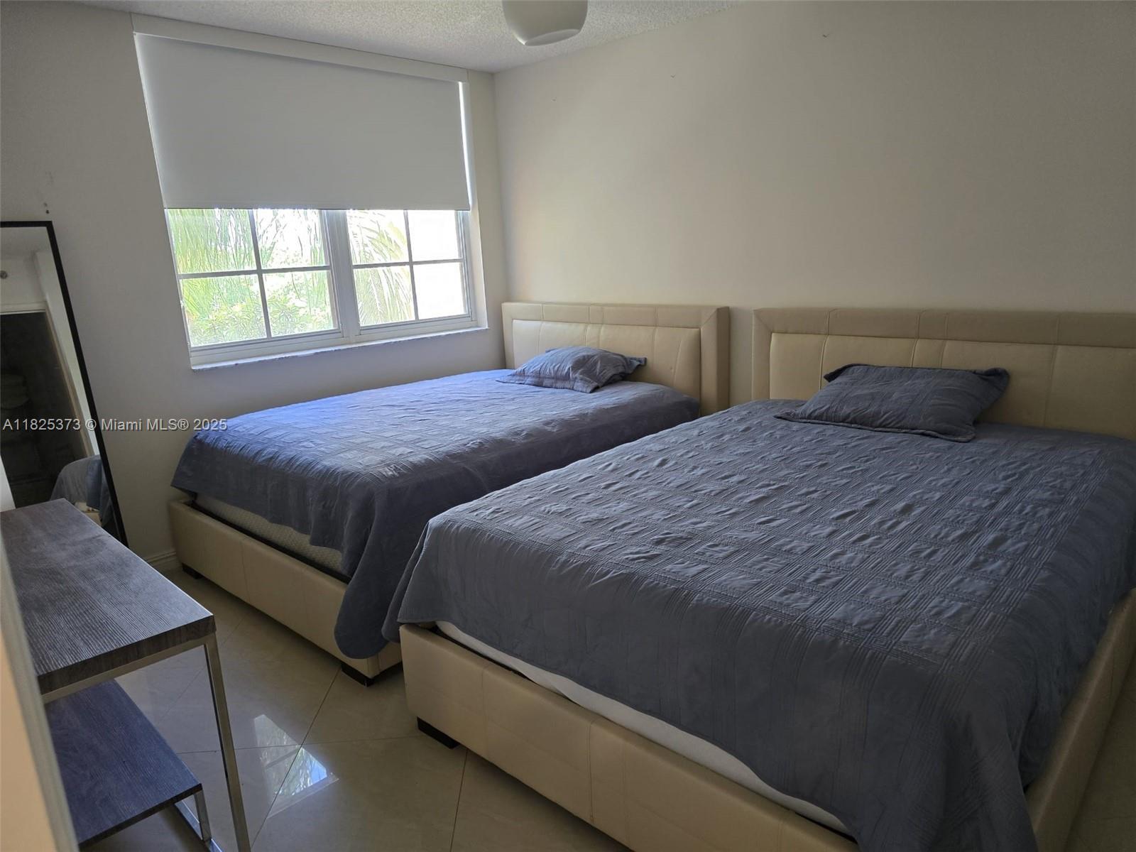 Property Photo: 19999 E Country Club Dr 1407 FL 33180