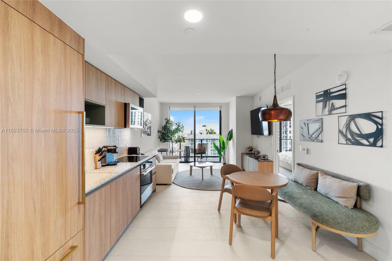 Property Photo:  159 NE 6th St 3104  FL 33132 