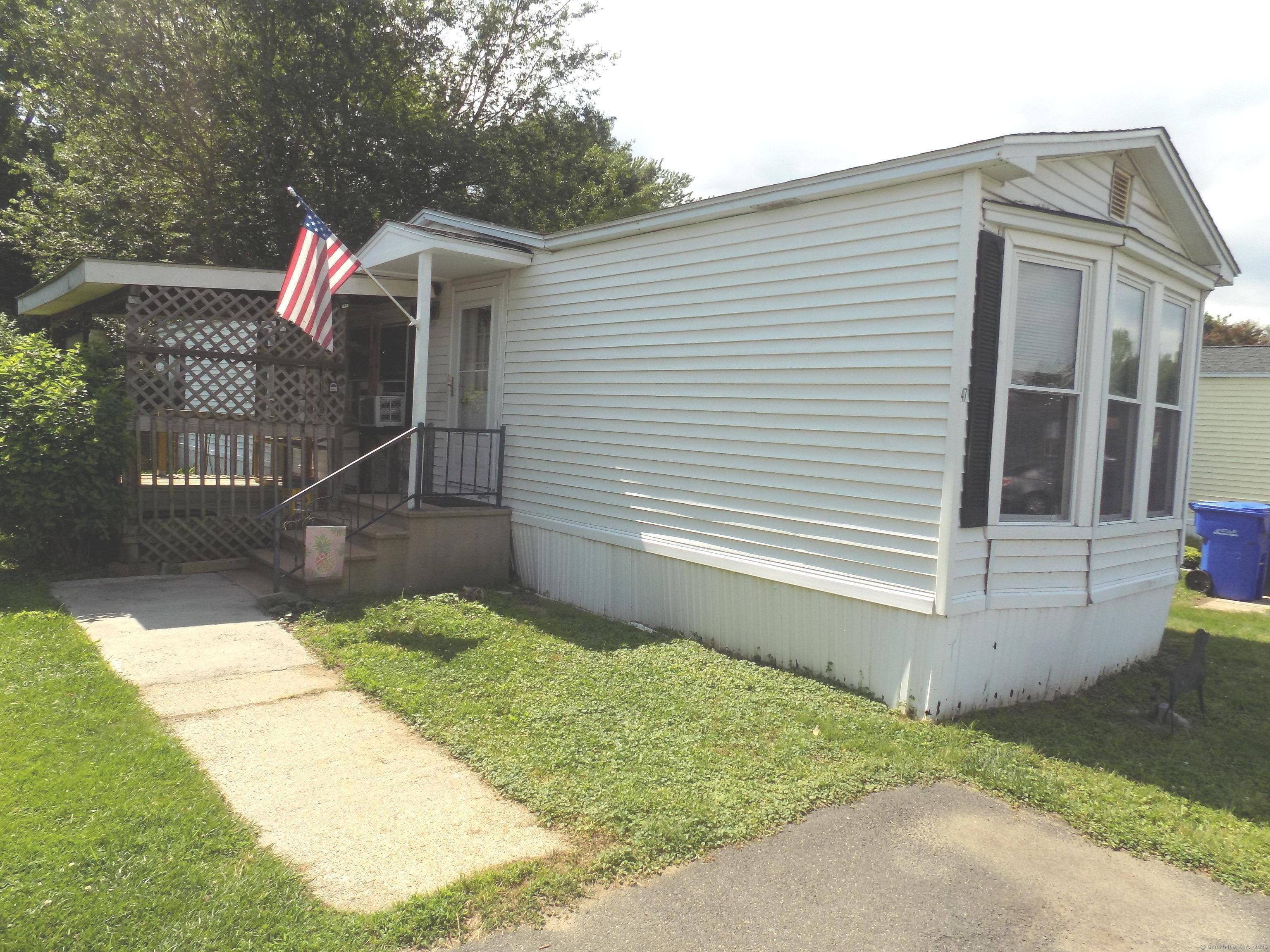 Property Photo:  47 Elm Street  CT 06088 