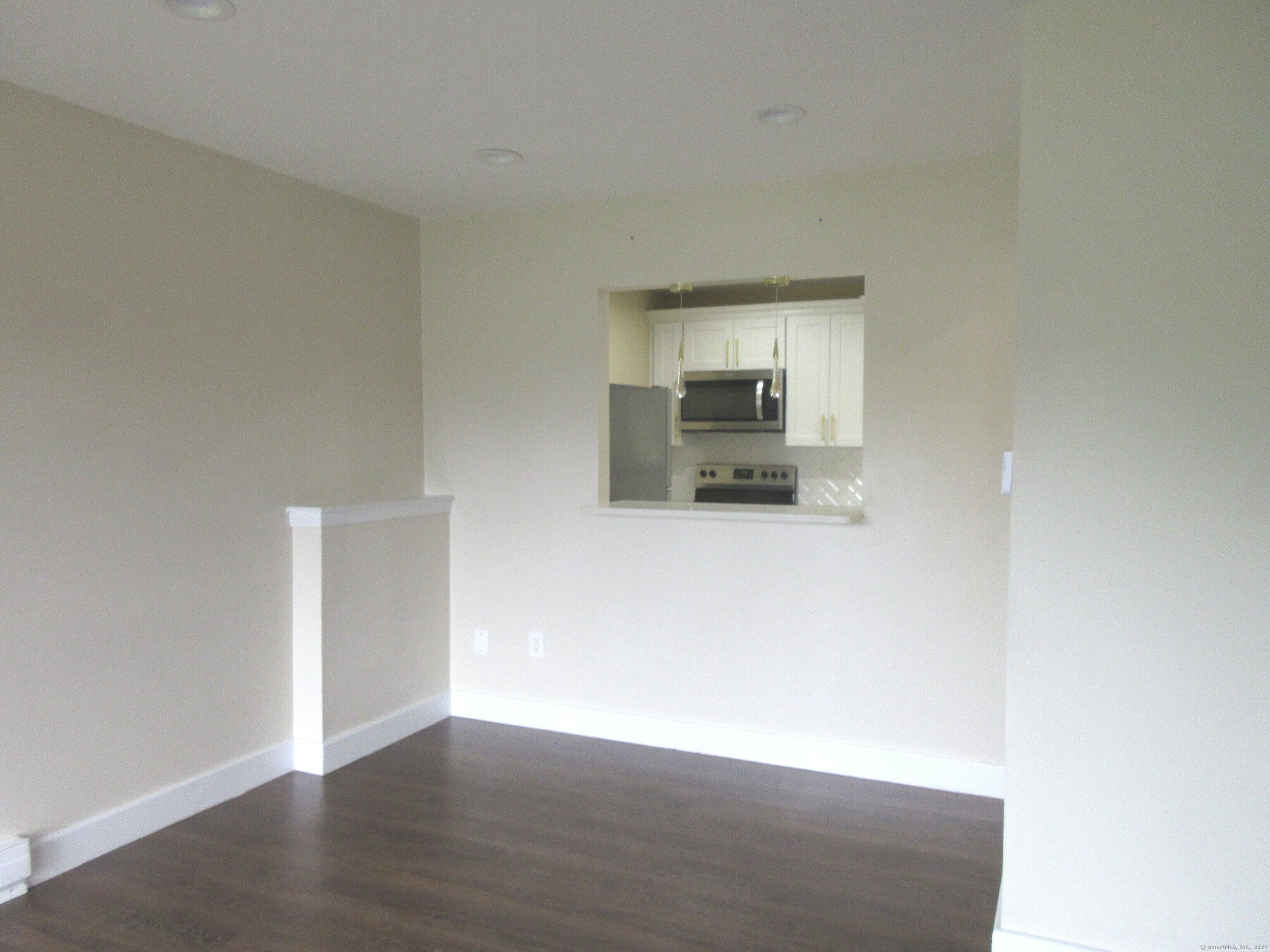 Property Photo: 6 Cedarbrook Townhouse 6 CT 06804