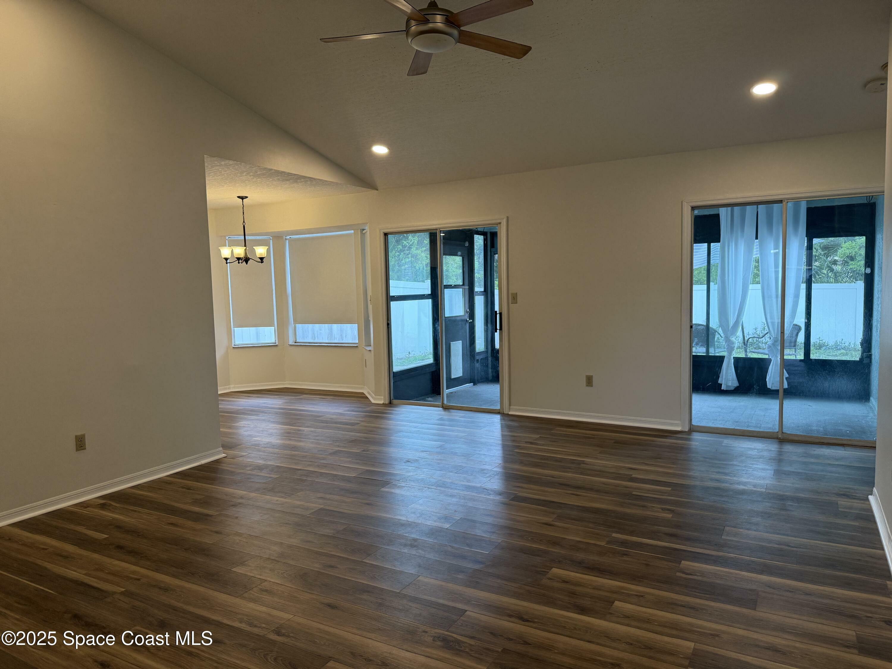 Property Photo: 2530 Saint Pauls Drive FL 32780