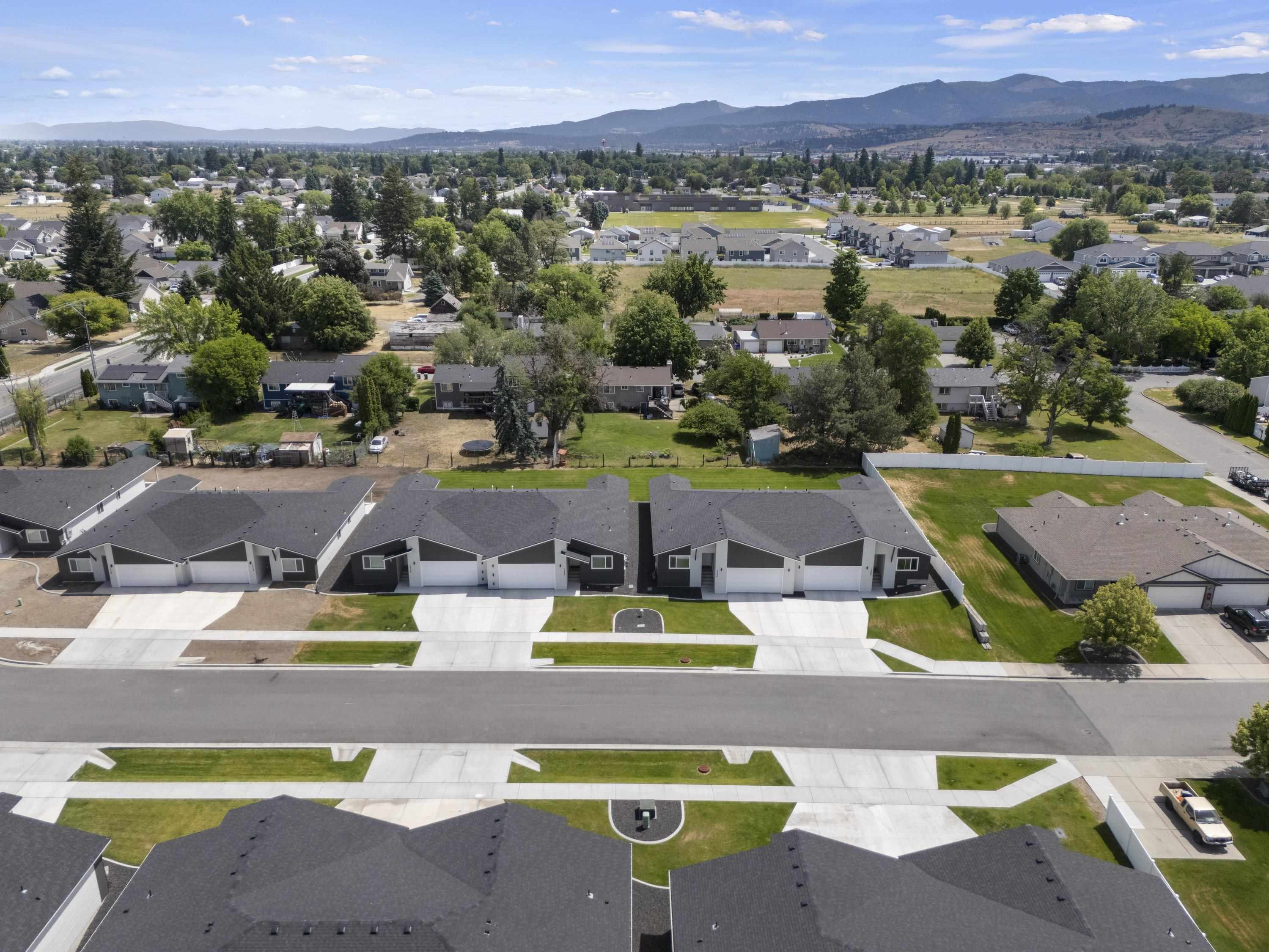 Property Photo: 1502 N Bell St WA 99016