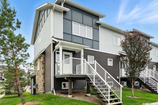 Property Photo: 225 Hassard Close 302 SK S7L 2W8