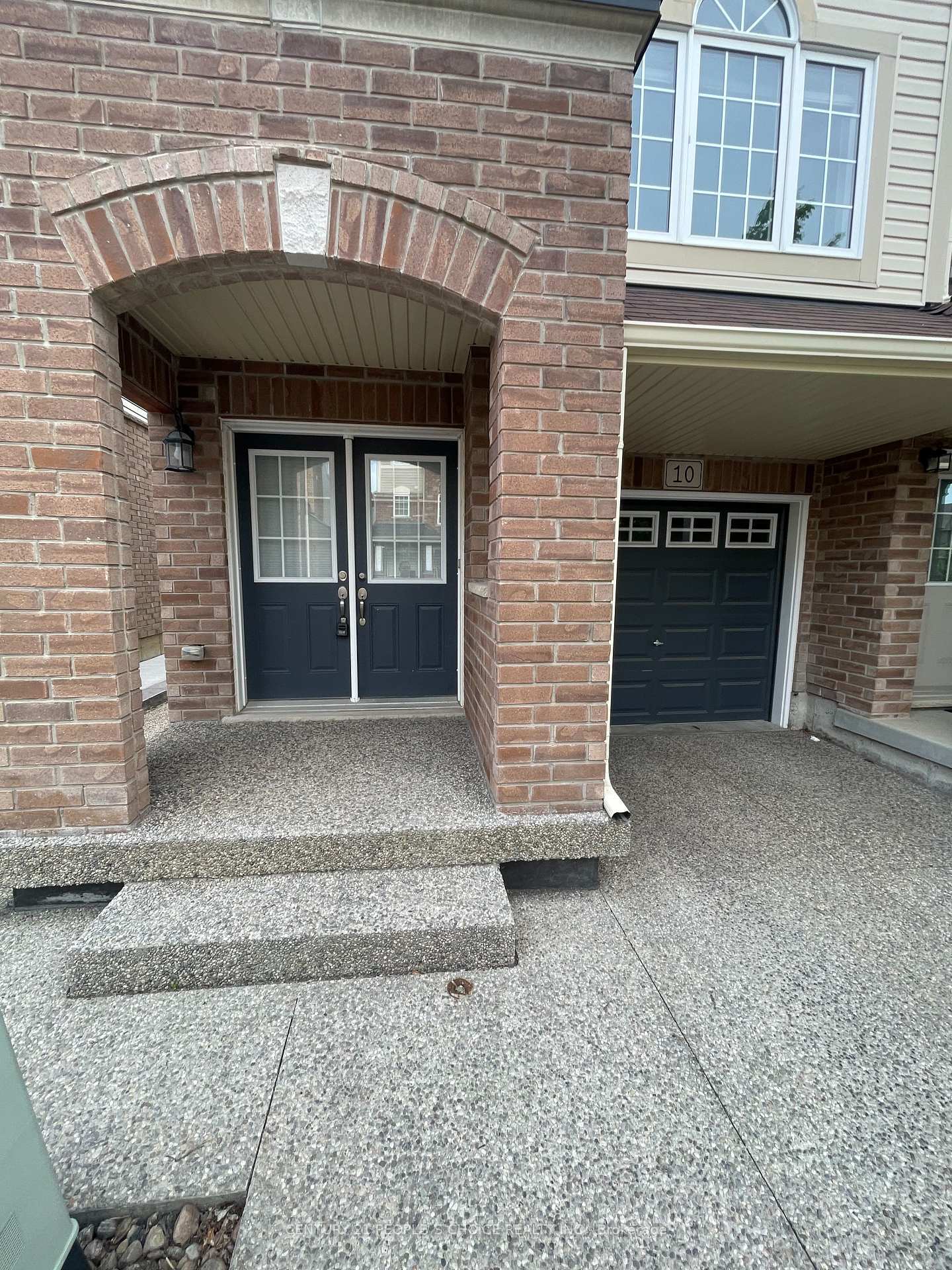 Property Photo: 10 England Terrace ON L8J 0G4