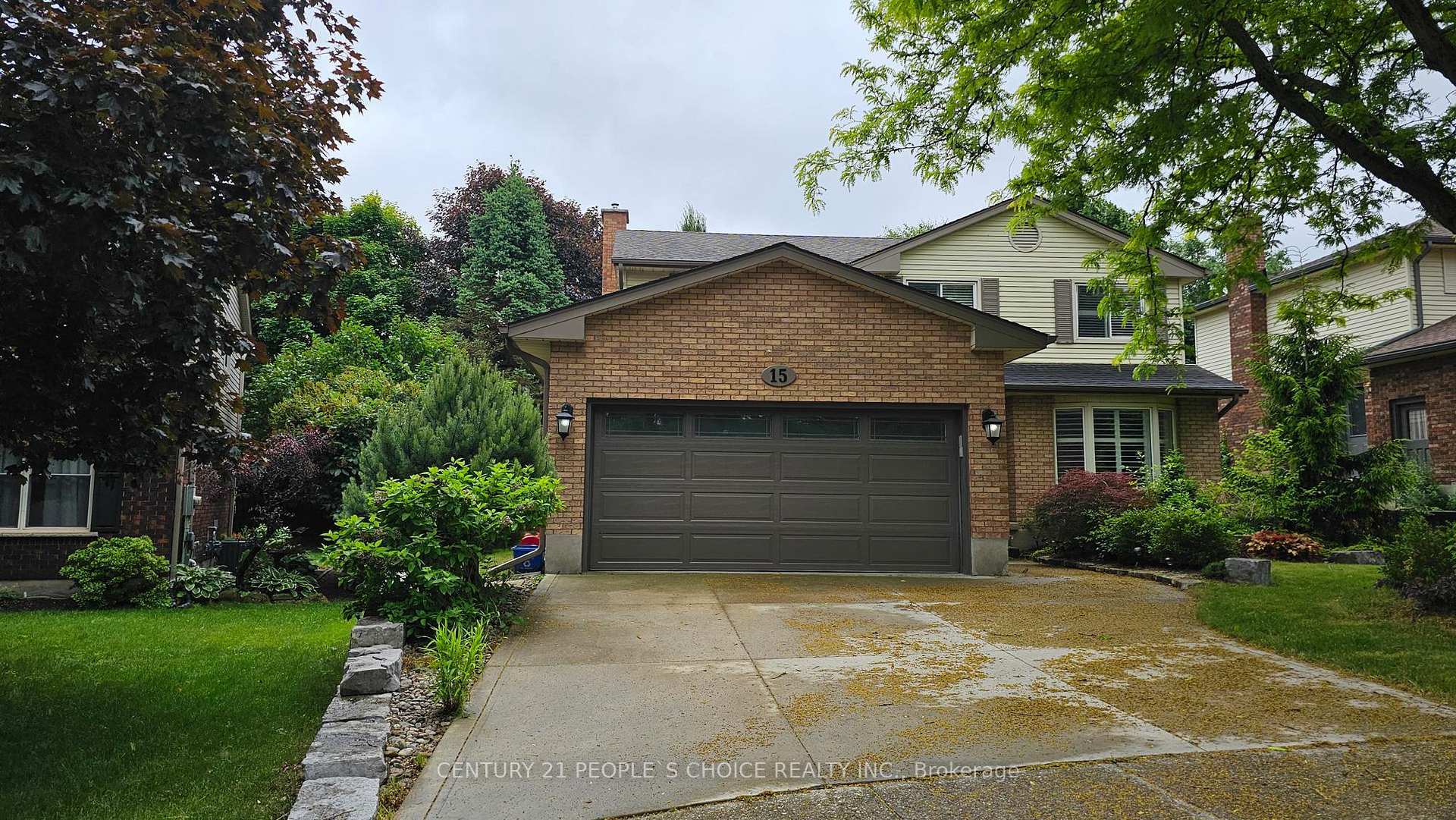 Photo de la propriété: 15 Birchlawn Avenue ON N1S 4S1