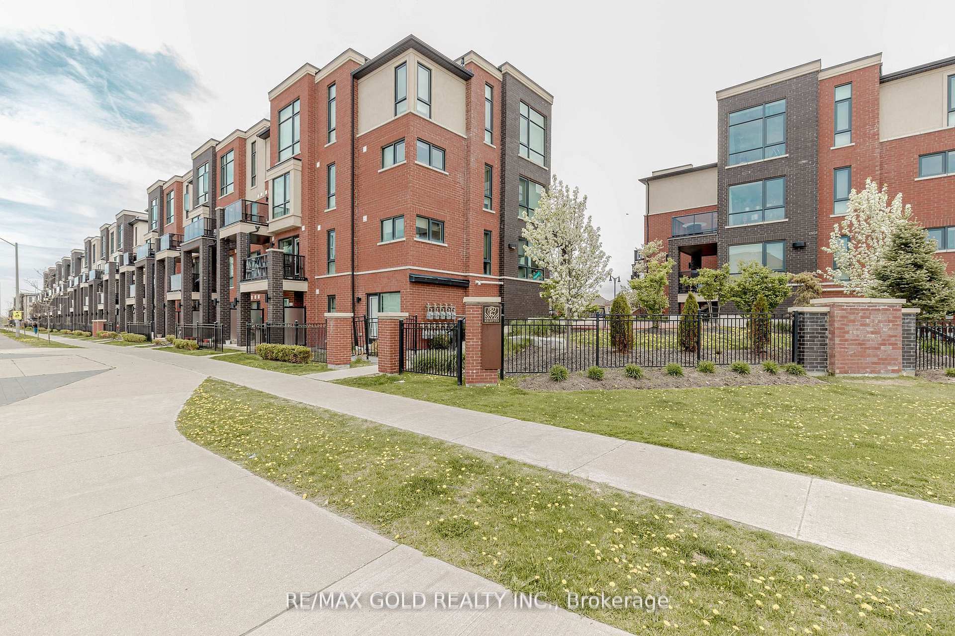 Property Photo: 100 Dufay Road 29 ON L7A 4S3