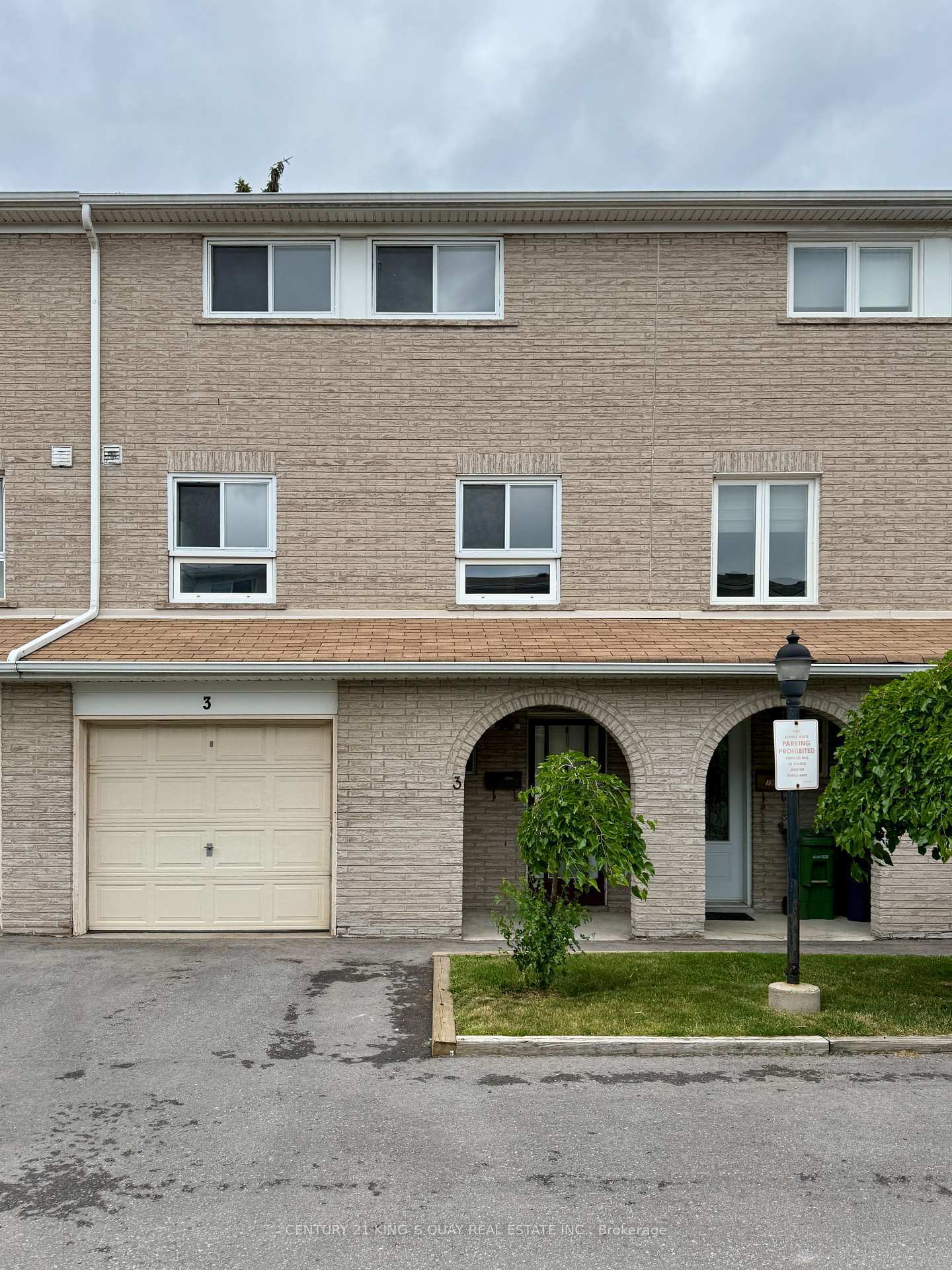 Property Photo: 79 Rameau Drive 3 ON M2H 1T6