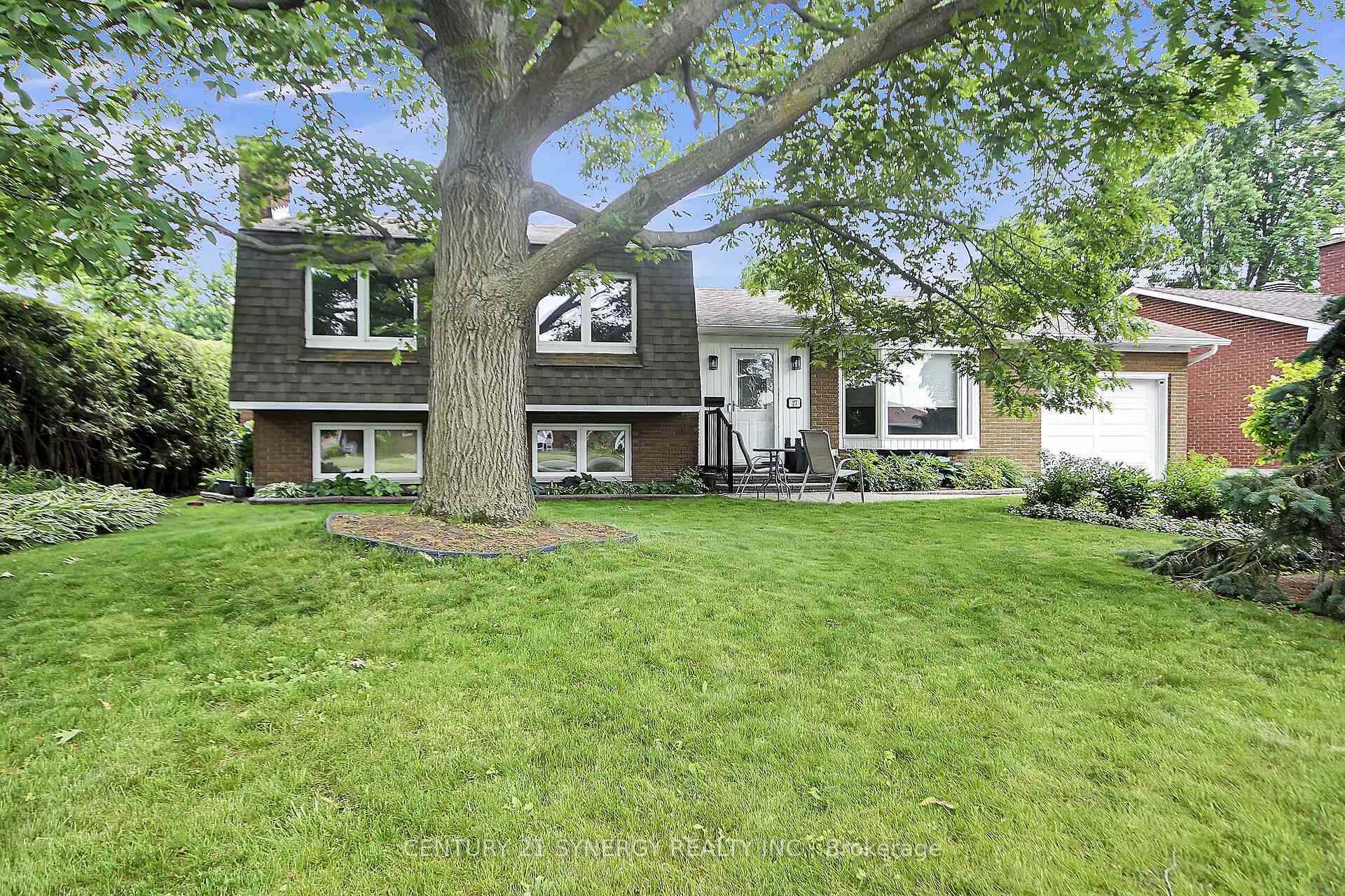 Property Photo:  27 Tripp Crescent  ON K2J 1C5 
